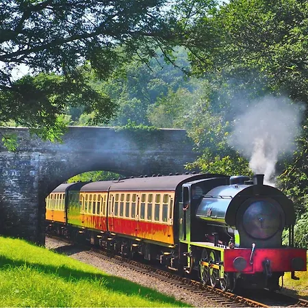 펜션 Pass The Keys Stunning 4 Bed Barn Conversion Hot Tub 레이크 사이드