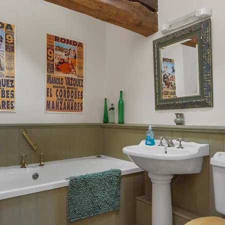 Pass The Keys Stunning 4 Bed Barn Conversion Hot Tub *