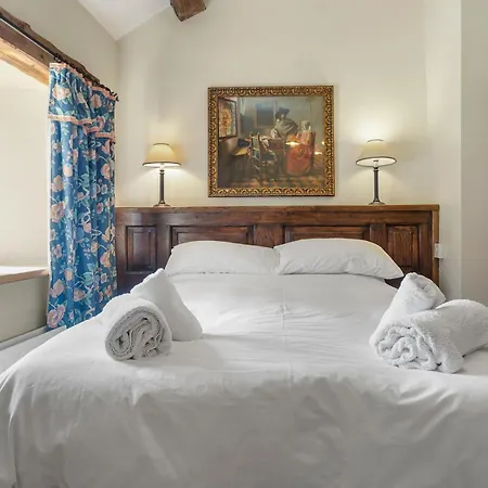 Vakantiehuis Pass The Keys Stunning 4 Bed Barn Conversion Hot Tub *
