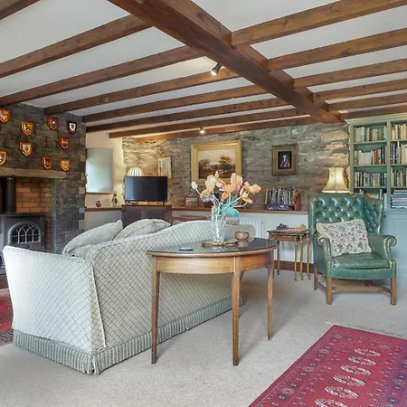 Pass The Keys Stunning 4 Bed Barn Conversion Hot Tub 레이크 사이드