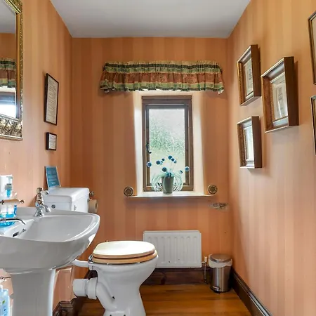 펜션 Pass The Keys Stunning 4 Bed Barn Conversion Hot Tub