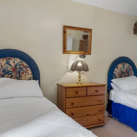 Pass The Keys Stunning 4 Bed Barn Conversion Hot Tub Lakeside